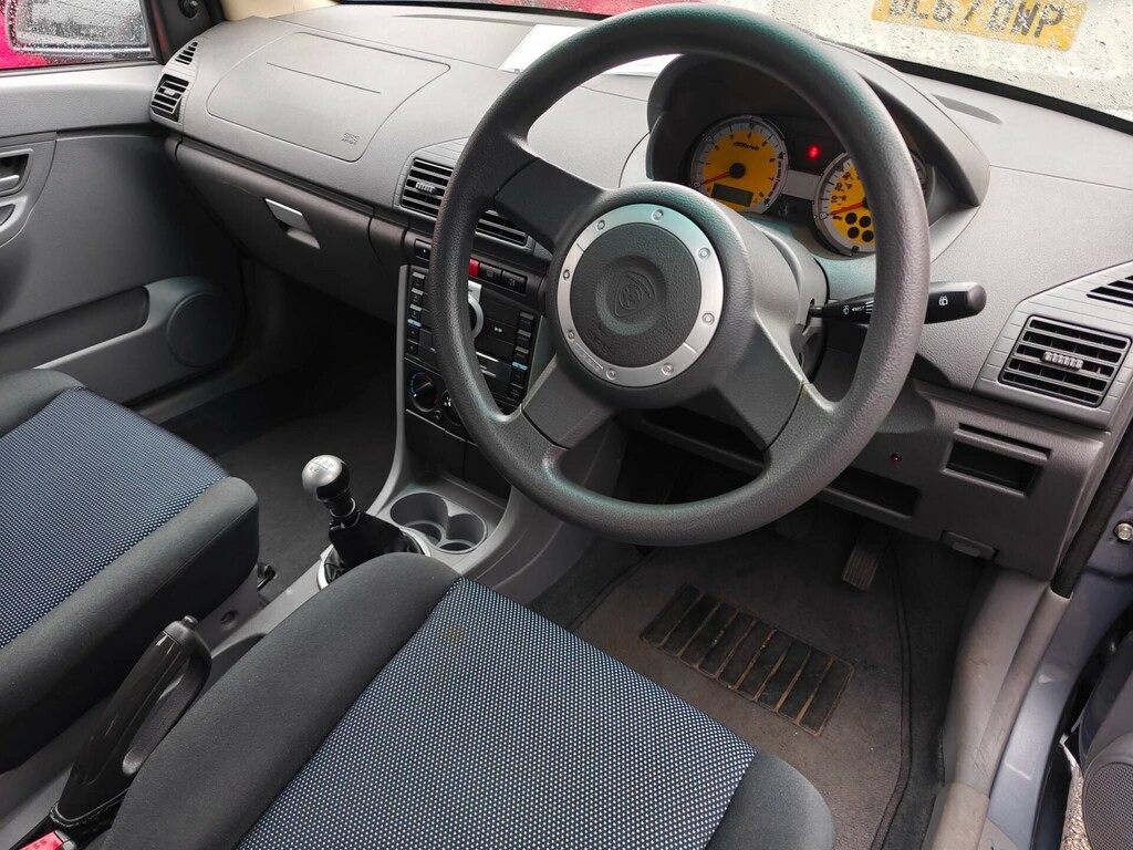 Proton Savvy Style 5-Door Silver #7