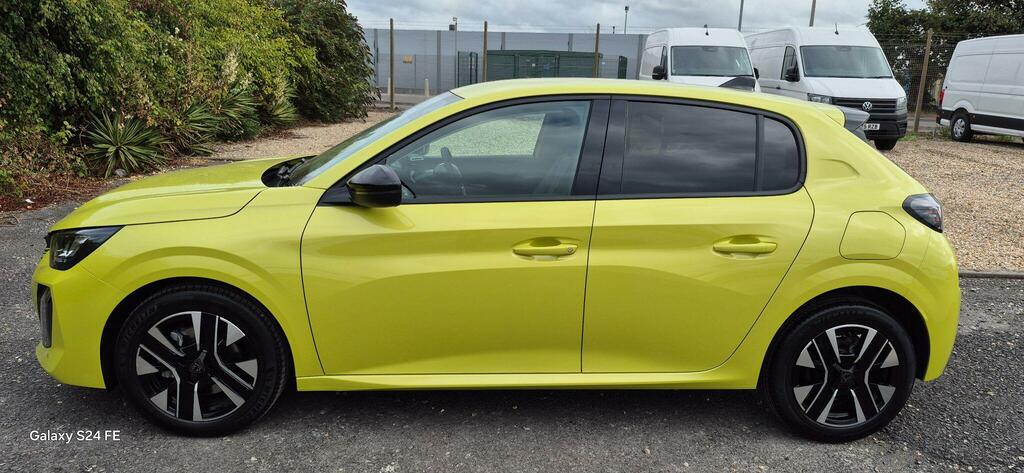 Peugeot 208 1.2 Puretech Allure Euro 6 Ss ND25WRE Yellow #3