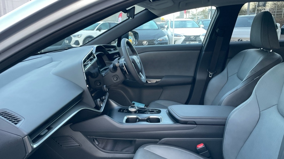 Lexus RZ 300E 71.4Kwh Premium Plus LS74OOE #6
