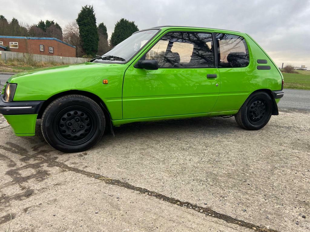 Peugeot 205 Hatchback Green #26
