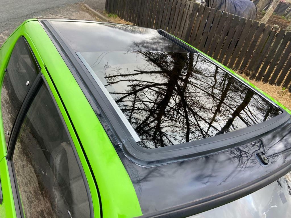Peugeot 205 Hatchback Green #20
