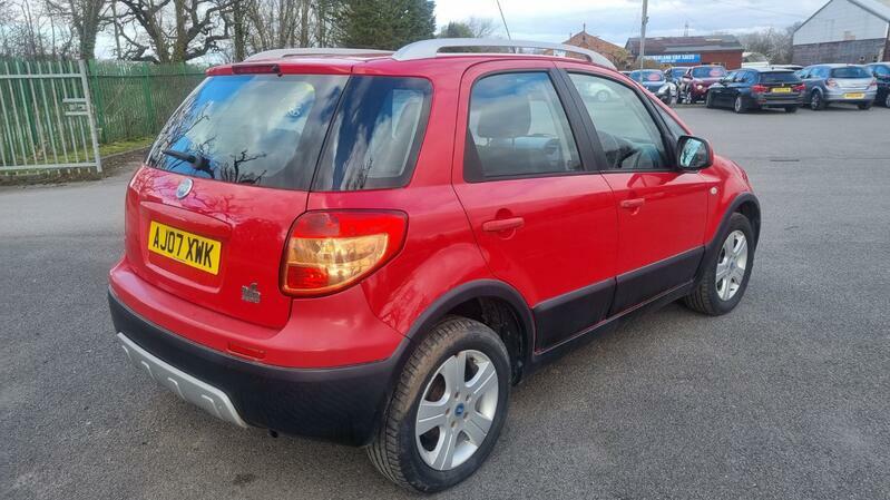 Fiat Sedici 1.6 Dynamic Hatchback Red #14