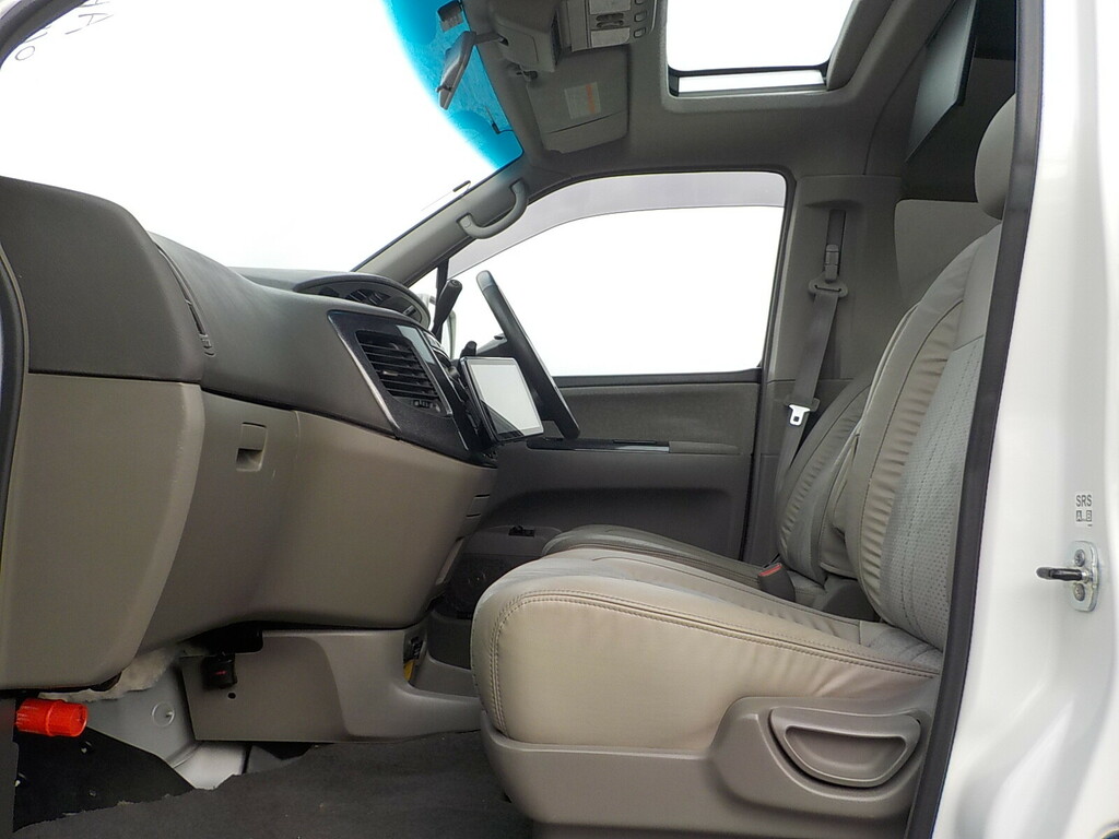 Nissan Elgrand Mpv White #15