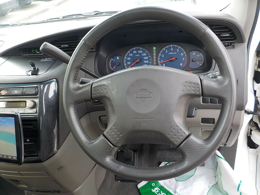 Nissan Elgrand Mpv White #23
