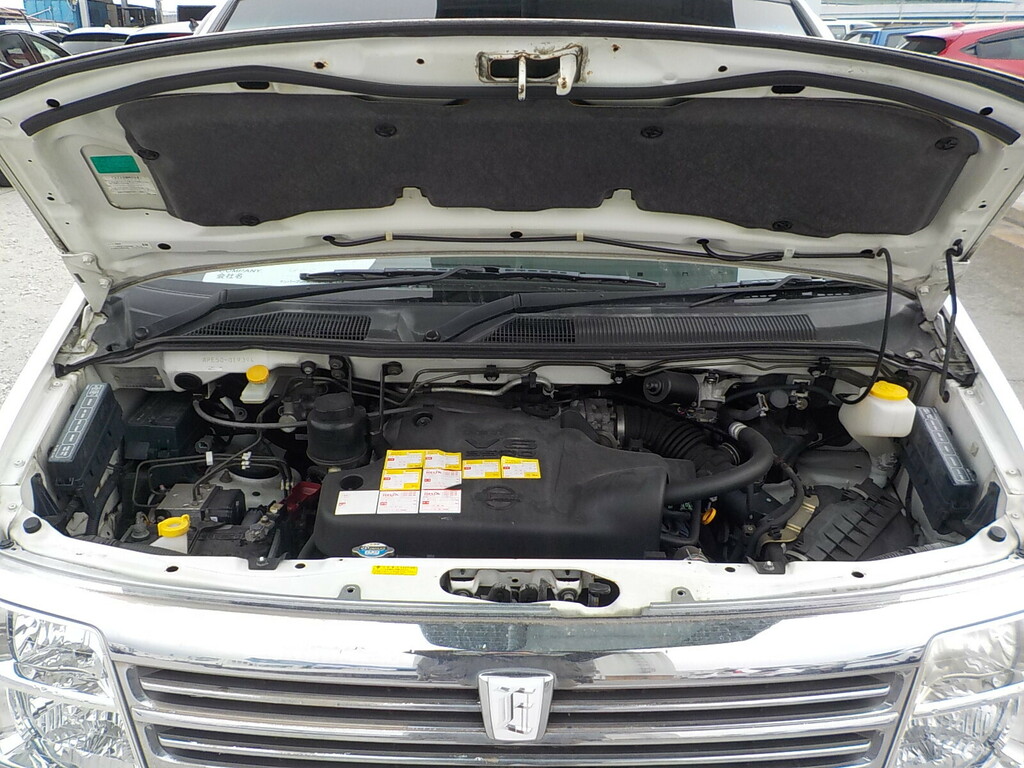 Nissan Elgrand Mpv White #30