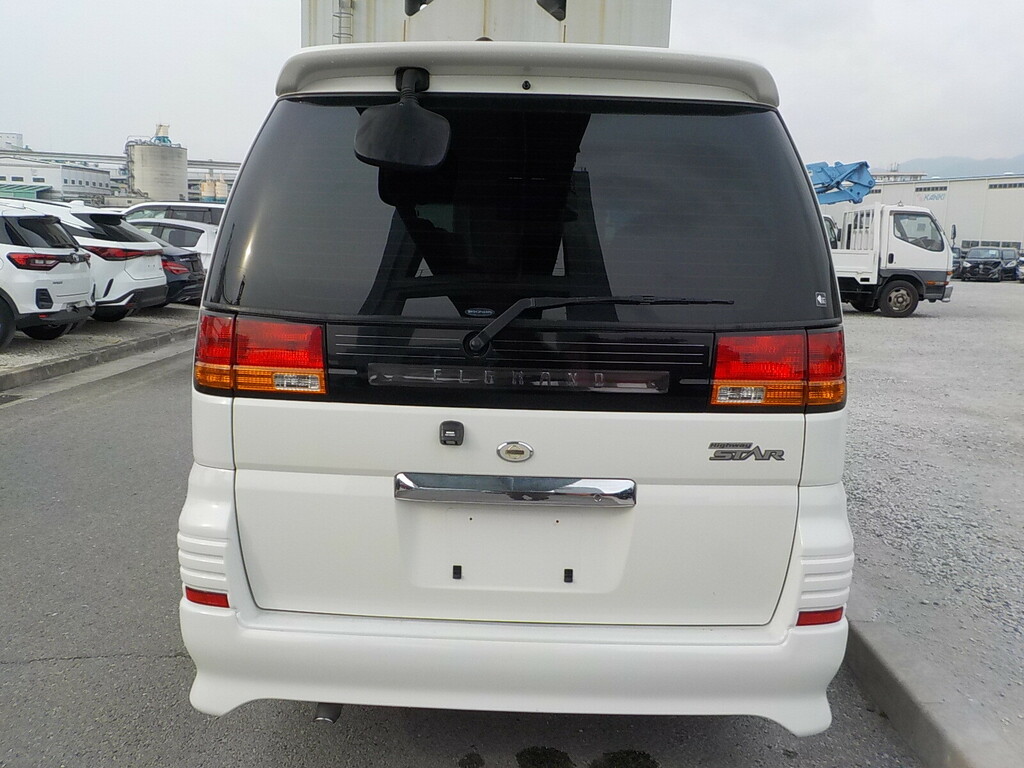Nissan Elgrand Mpv White #9
