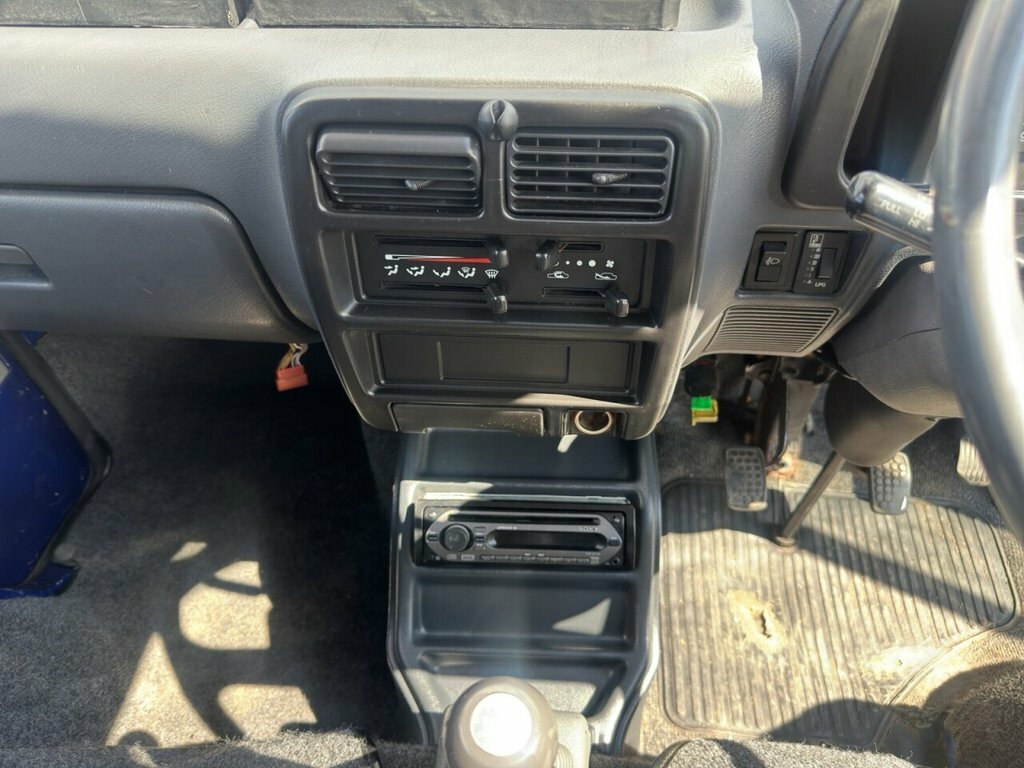 Daihatsu HiJet Pickup White #9