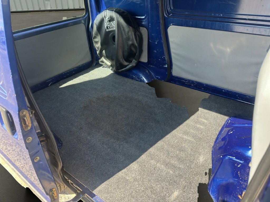 Daihatsu HiJet Pickup White #12