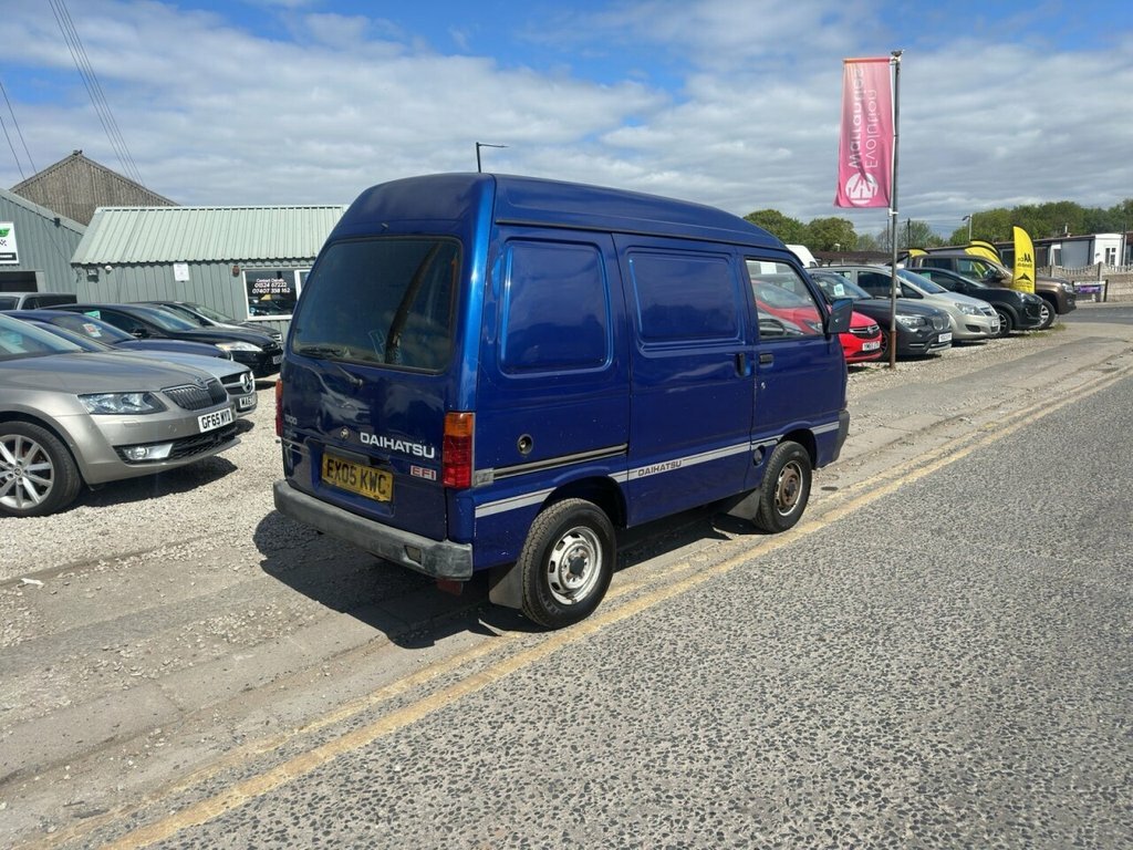 Daihatsu HiJet Pickup White #23