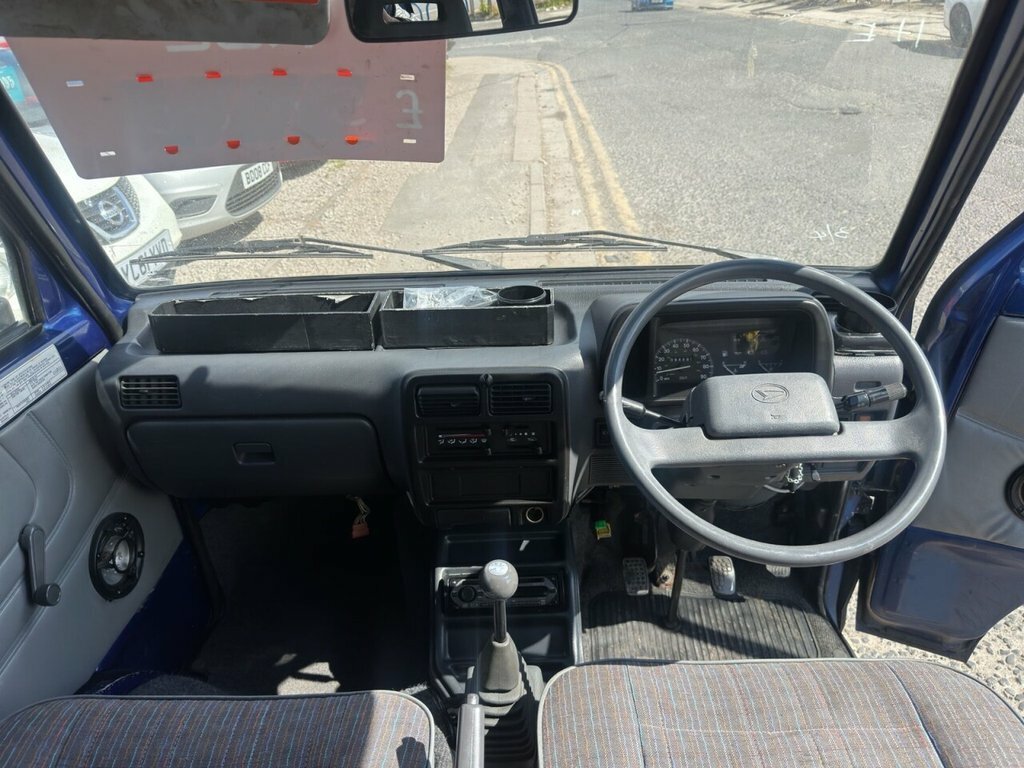 Daihatsu HiJet Pickup White #27
