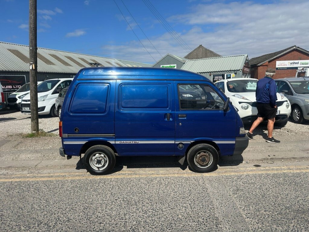 Daihatsu HiJet Pickup White #24