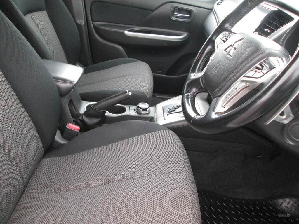 Mitsubishi  Cab Di-d 150 Warrior 4Wd Silver #13