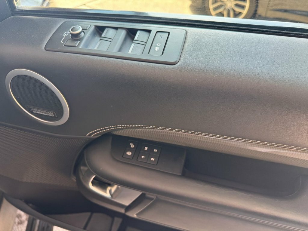 Land Rover Discovery 3L Hse Silver #38