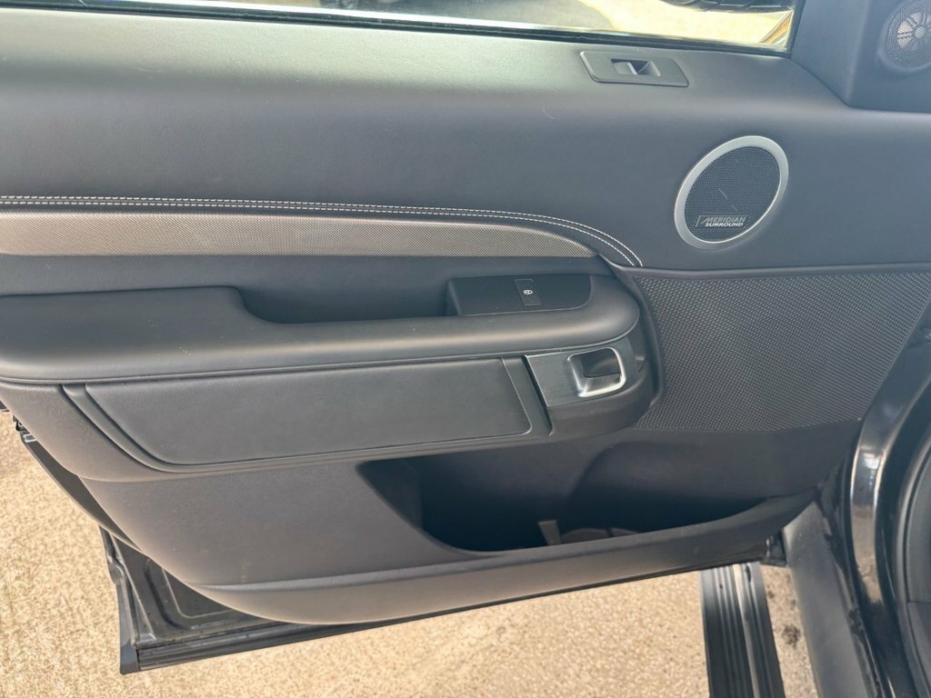 Land Rover Discovery 3L Hse Silver #51
