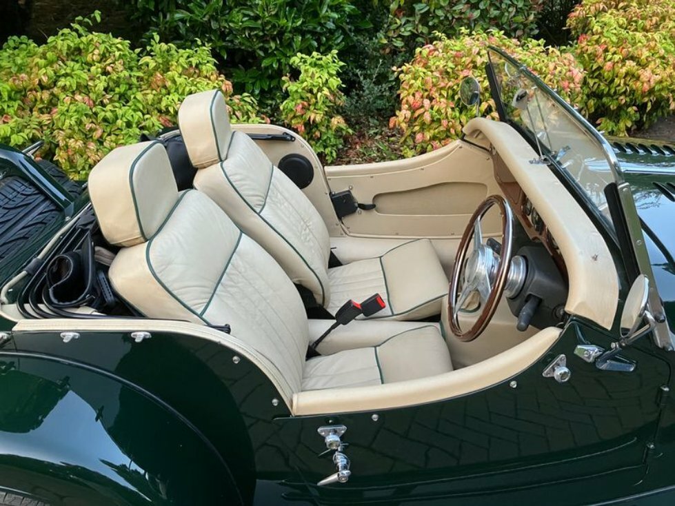 Morgan Plus Eight 3.9 Injection 188 Bhp Green #11