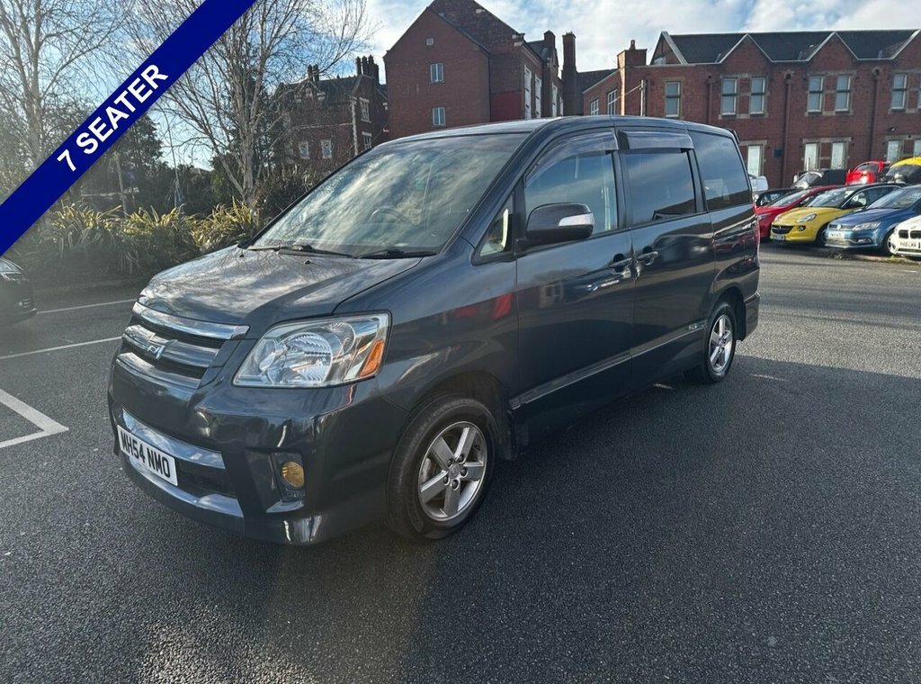 Toyota Noah Unknown Silver #3