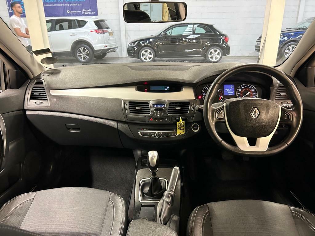 Renault Laguna 2.0 Dci Dynamique Navigation Silver #21
