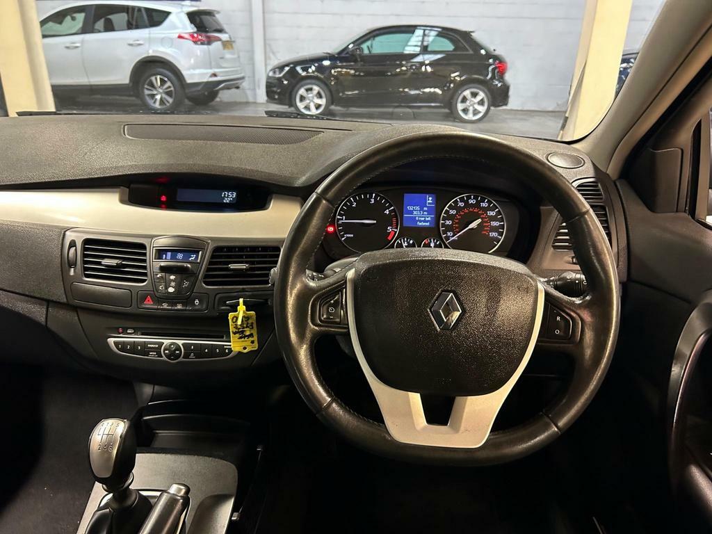 Renault Laguna 2.0 Dci Dynamique Navigation Silver #20