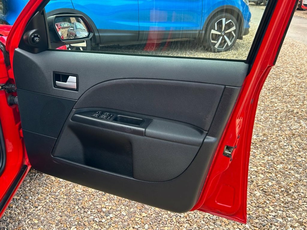 Ford Mondeo 1.8 Verona Blue #32