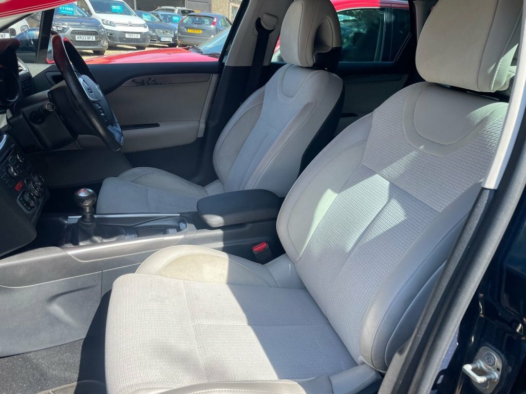 Citroen C4 1.6 Hdi 16V Exclusive Hatchback LX61XZW Blue #3