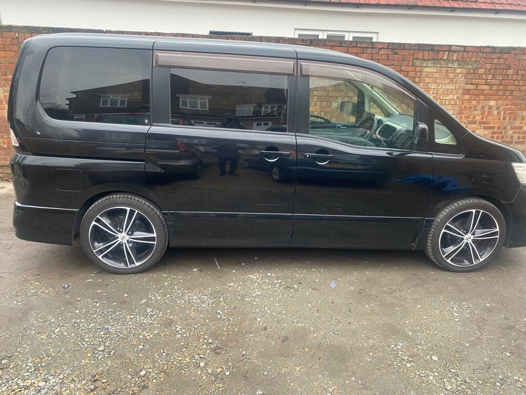 Nissan Serena Automatic #4