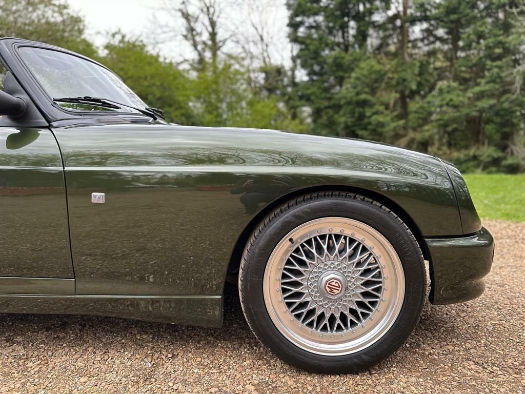 MG RV8   #31