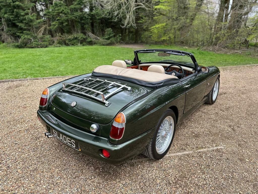 MG RV8   #13