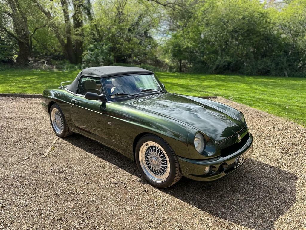 MG RV8   #17