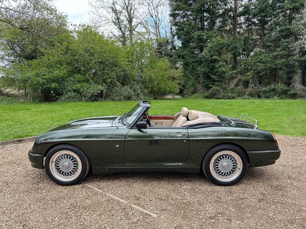 MG RV8   #41