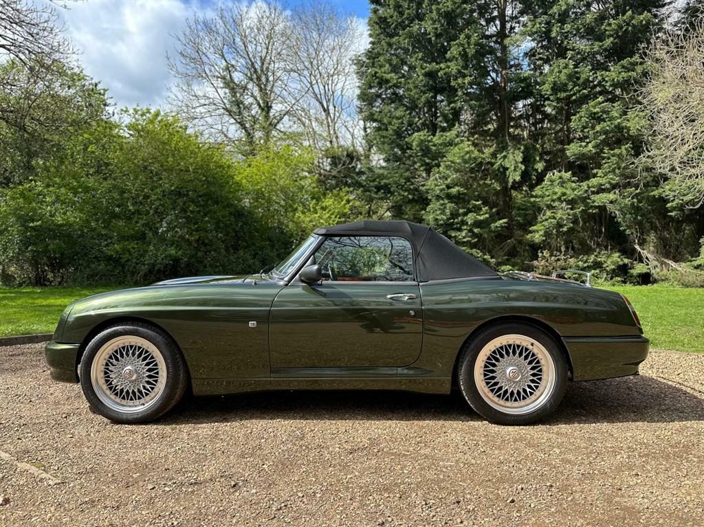 MG RV8   #8
