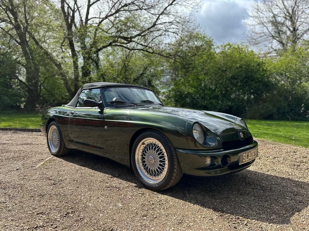 MG RV8   #22