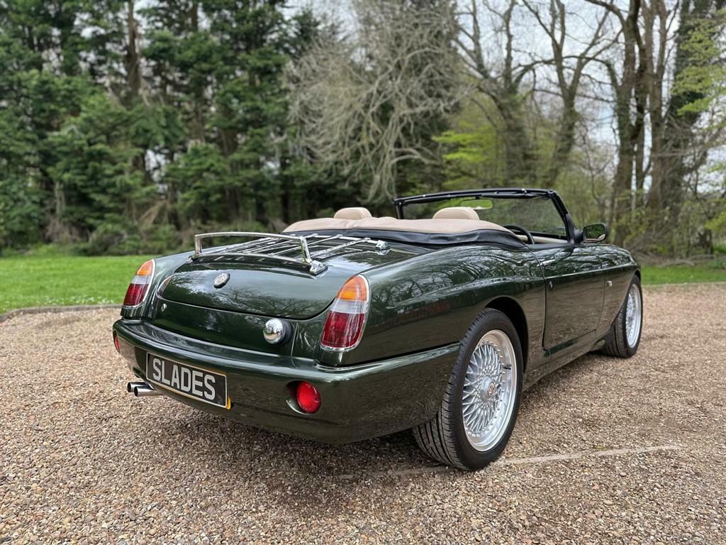 MG RV8   #26