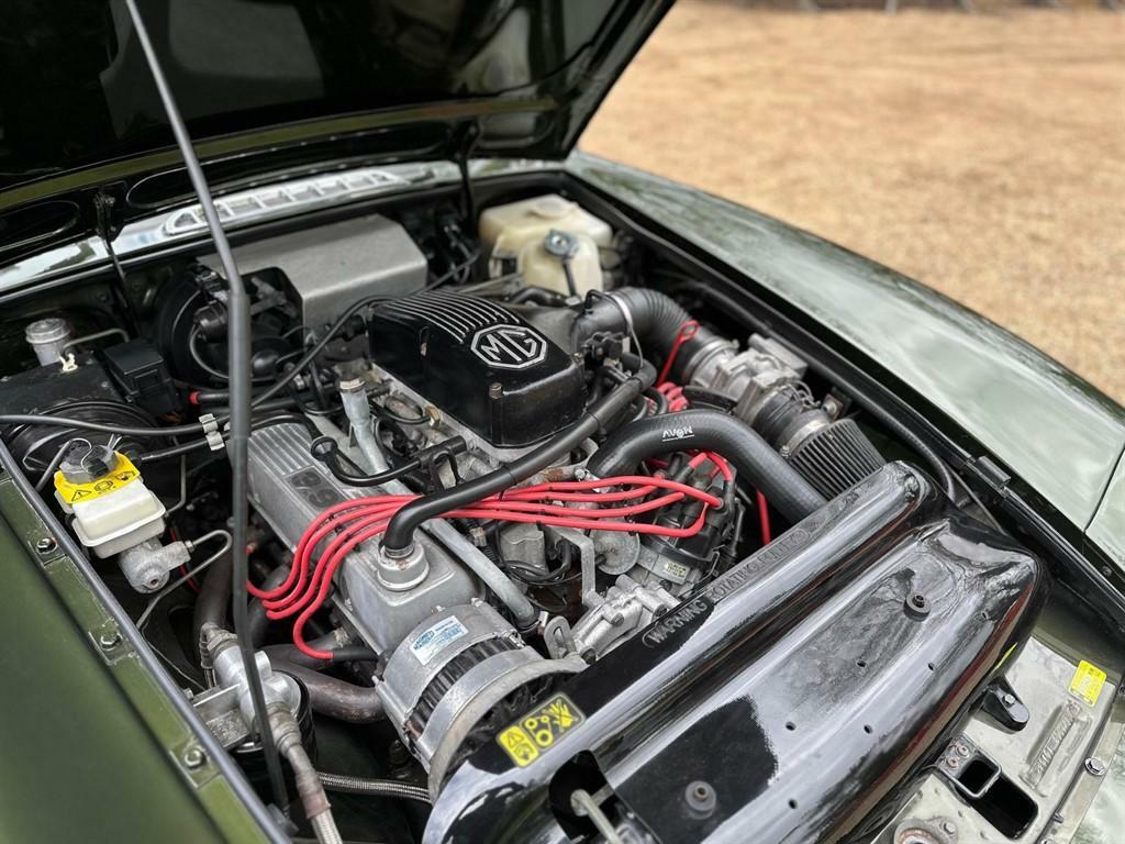 MG RV8   #45