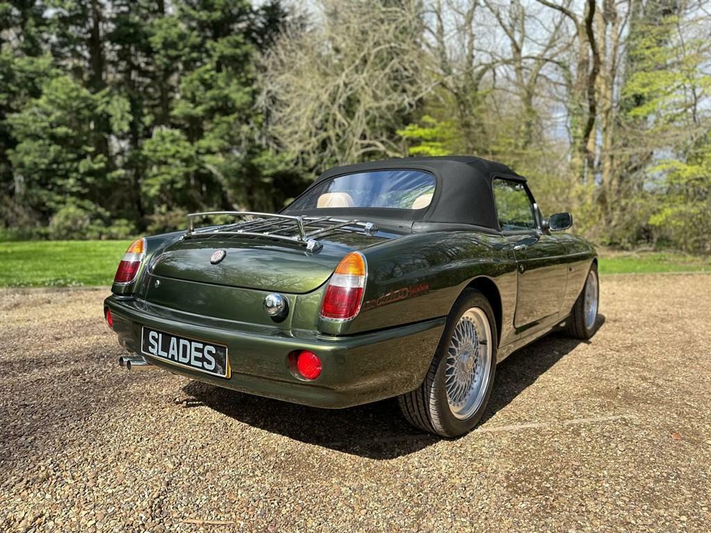 MG RV8   #12