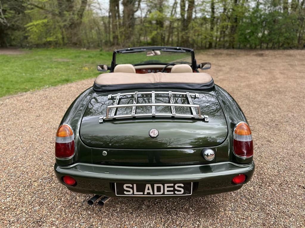 MG RV8   #6