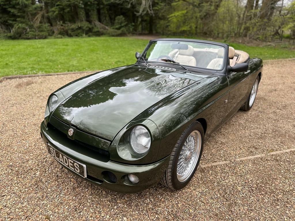 MG RV8   #35
