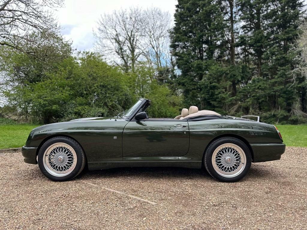 MG RV8   #46