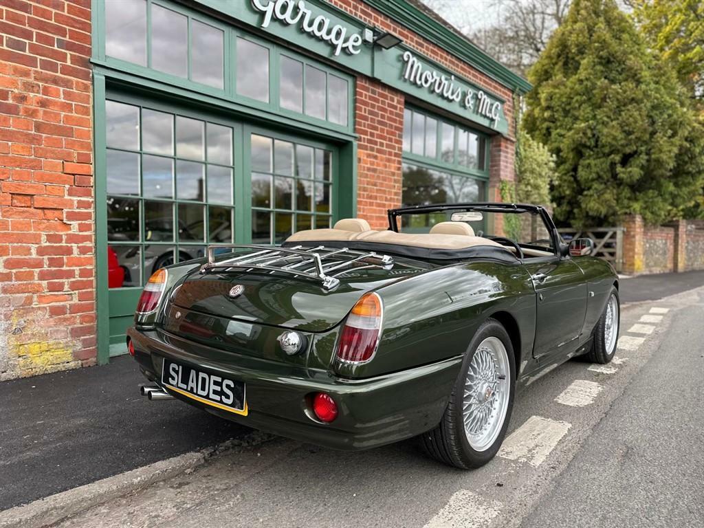 MG RV8   #1
