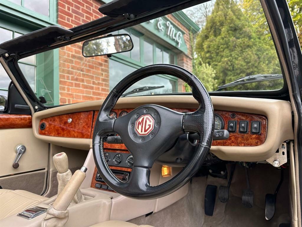 MG RV8   #7
