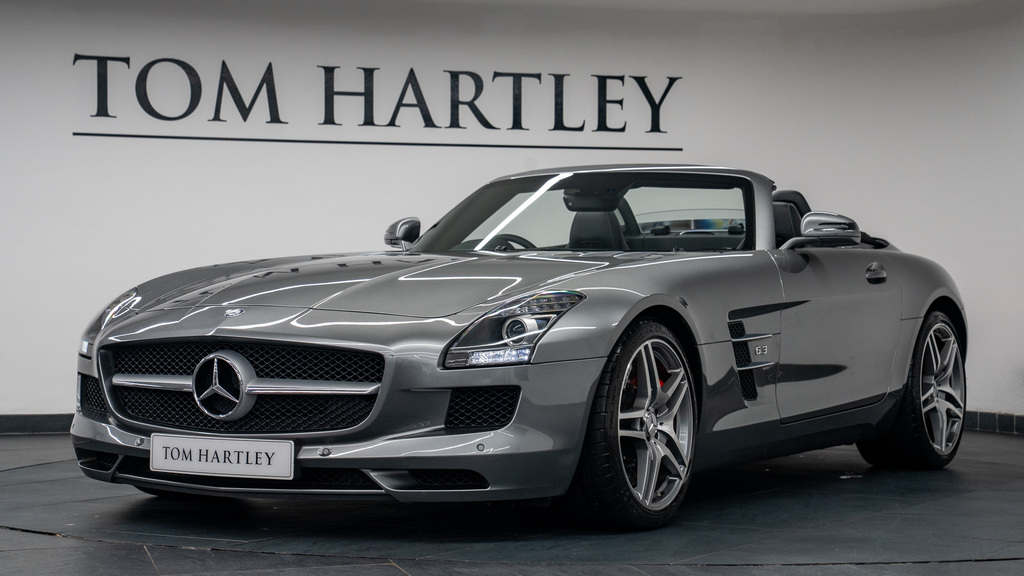 Mercedes-Benz SLS Gullwing Red #15