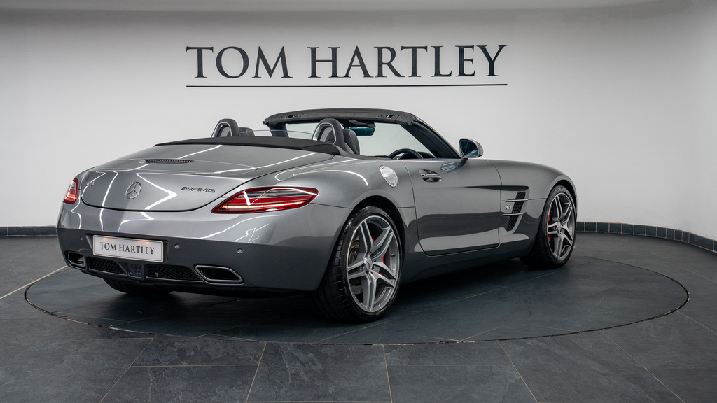 Mercedes-Benz SLS Gullwing Red #7