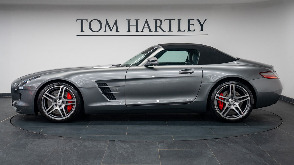Mercedes-Benz SLS Gullwing Red #36