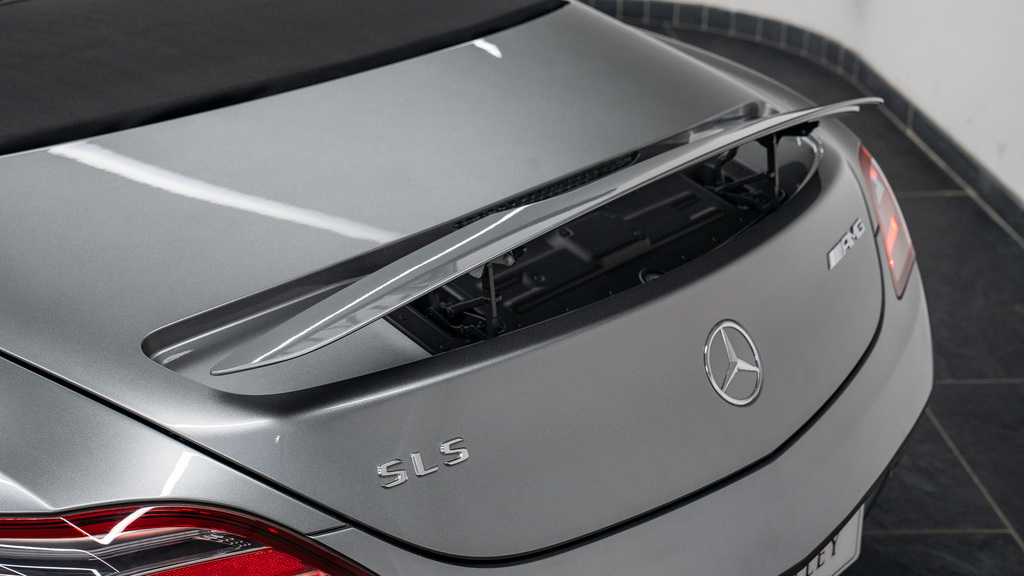 Mercedes-Benz SLS Gullwing Red #22