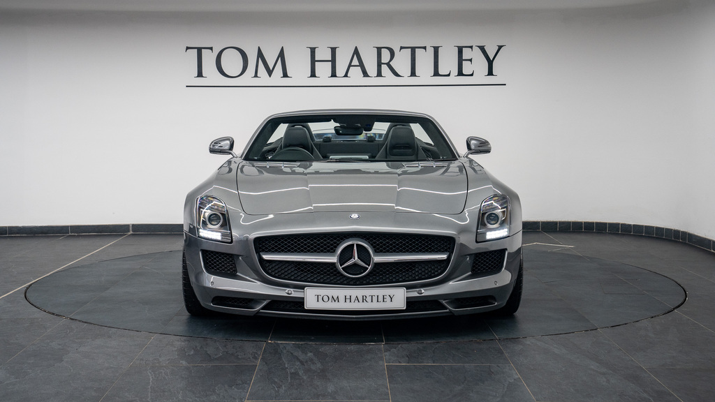 Mercedes-Benz SLS Gullwing Red #2