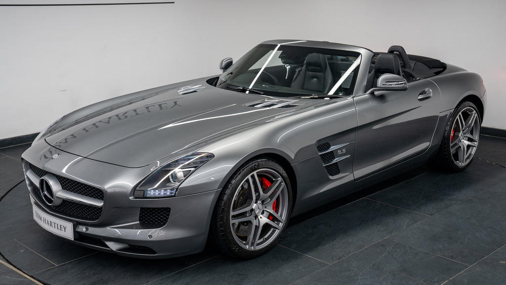 Mercedes-Benz SLS Gullwing Red #18