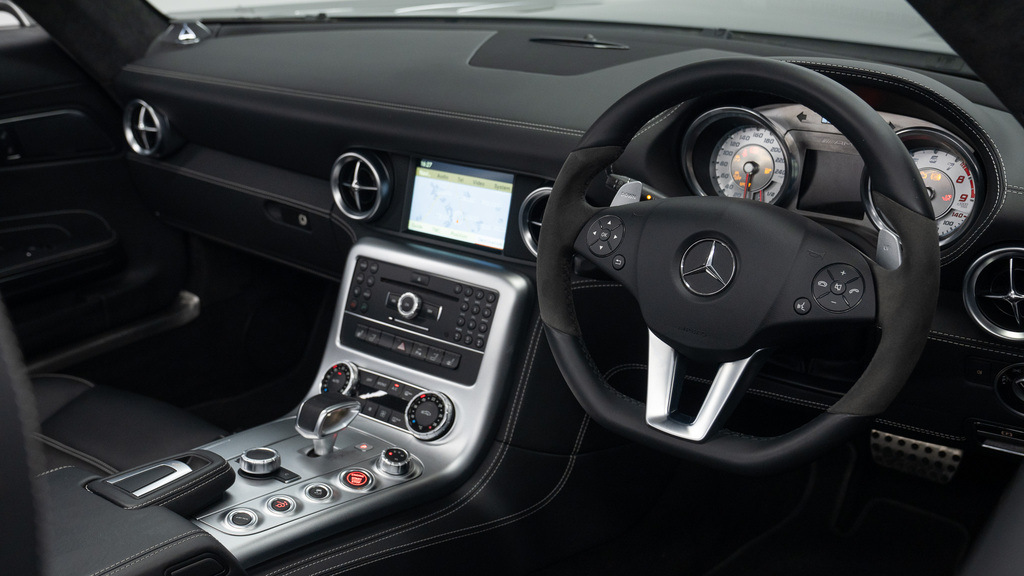 Mercedes-Benz SLS Gullwing Red #27