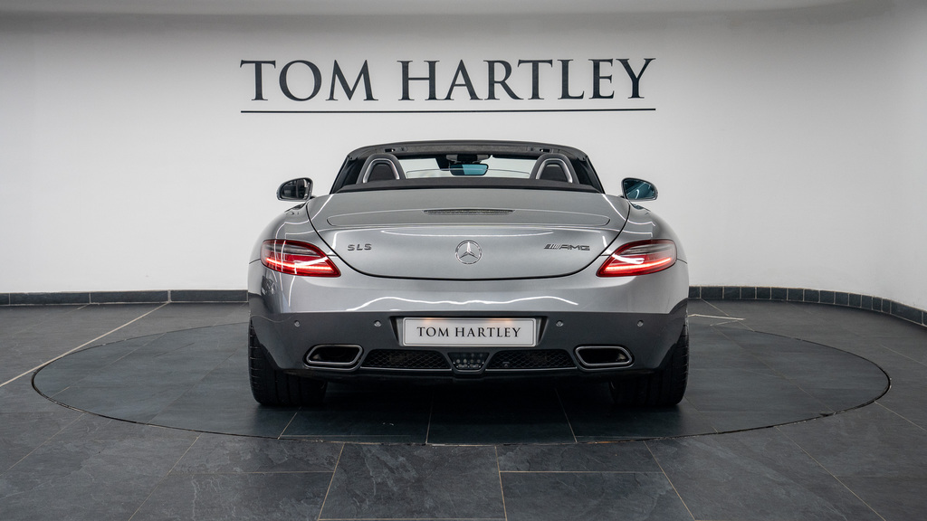 Mercedes-Benz SLS Gullwing Red #6