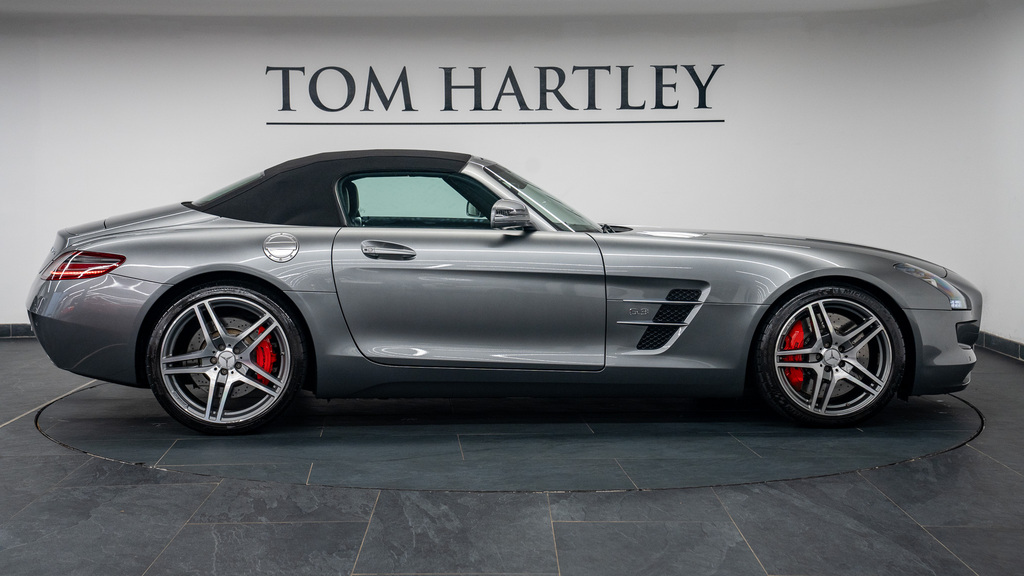 Mercedes-Benz SLS Gullwing Red #40