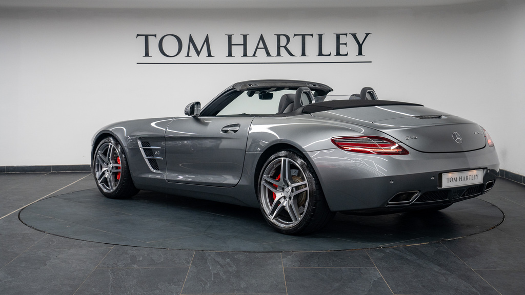 Mercedes-Benz SLS Gullwing Red #5