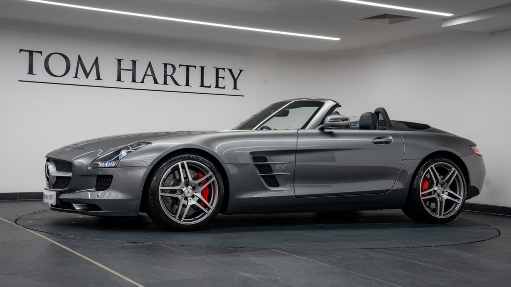 Mercedes-Benz SLS Gullwing Red #17